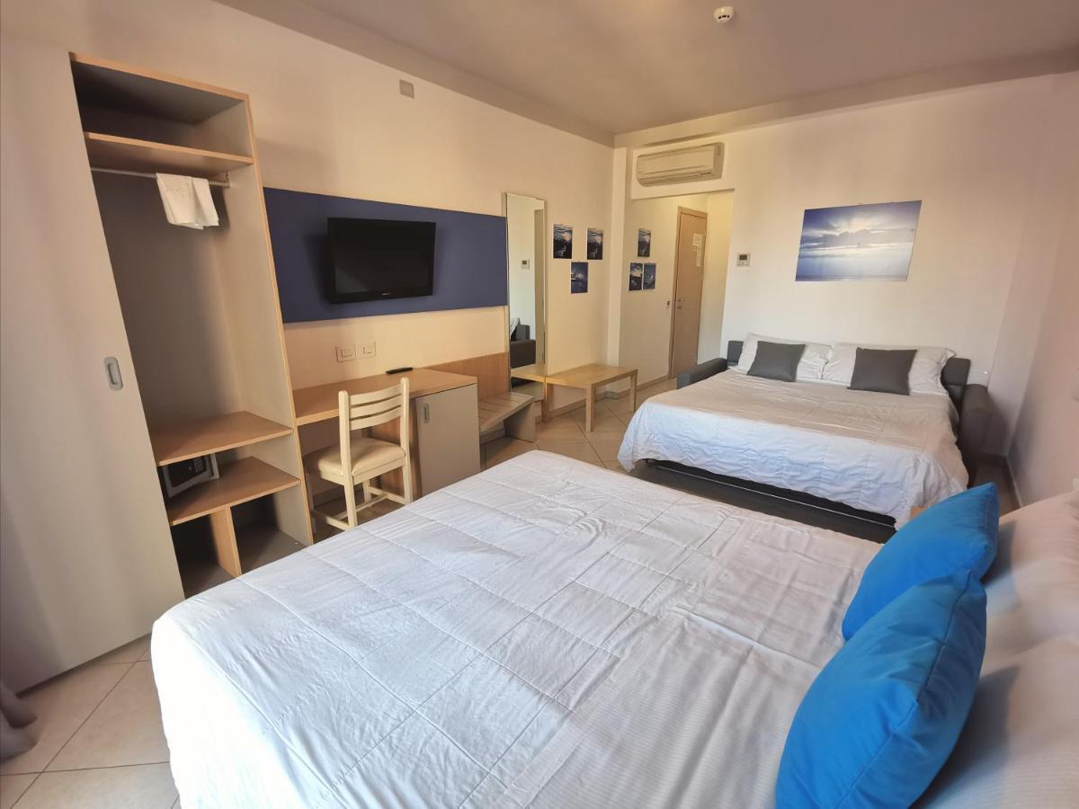 Hotel Oceanomare Punta Marina Eksteriør billede